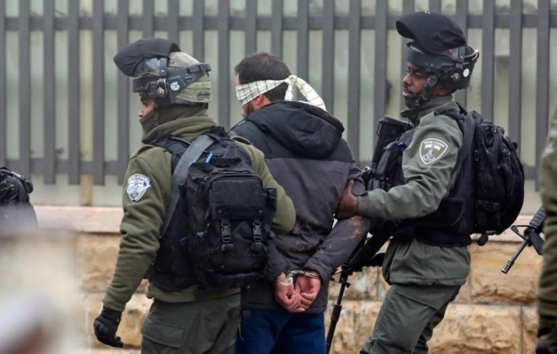 الاحتلال يعتقل عدداً من المواطنين في الضفة والقدس