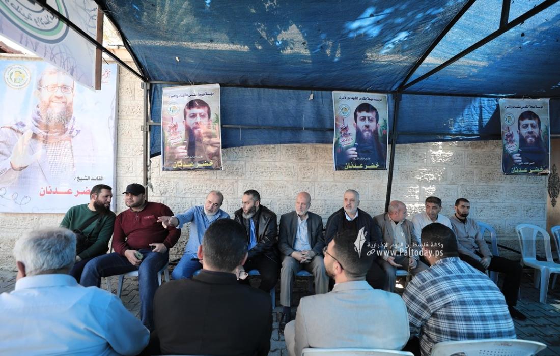 خيمة التضامن مع الشيخ خضر عدنان وسط مدينة غزة تواصل فعالياتها بحضور جماهيري واسع (2).JPG