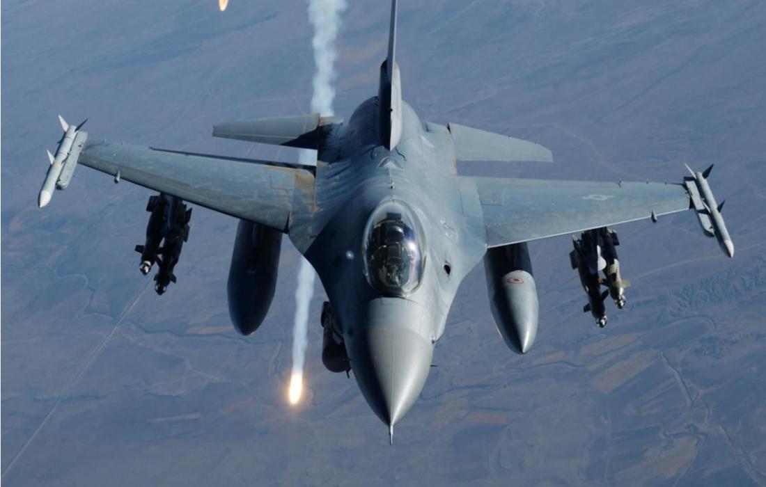 طائرة أمريكية تقصف هدفا في العراق