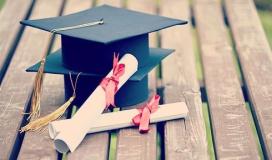 "التعليم العالي" تعلن عن منح ومقاعد دراسية في تونس وباكستان