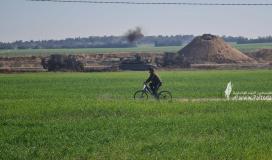 توغل لآليات عسكرية إسرائيلية شرقي بلدة خزاعة وشمالي بيت لاهيا بقطاع غزة (10).jpeg