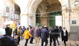عشرات المستوطنين يقتحمون المسجد الأقصى من باب المغاربة (5).jpg