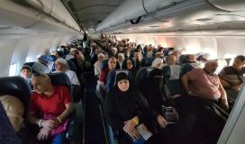 📷 صور  وصول الدفعة الأولى من حجاج قطاع غزة إلى مطار القاهرة الدولي (2).jpeg