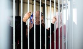 الاسيرات يبرقن برسالة إلى المرأة الفلسطينية في يومها..فما جاء فيها؟!