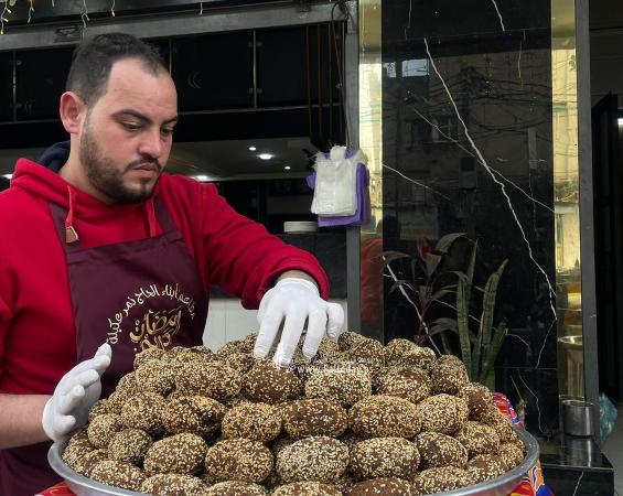 فلافل رمضان الأكلة المفضلة على موائد الإفطار في غزة