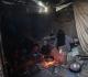 فقراء غزة يواجهون البرد القارس بشعلة من نار