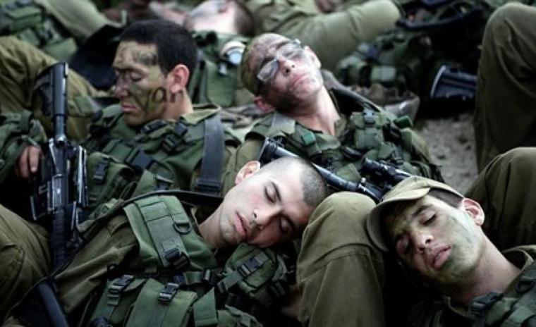 جنود الاحتلال نوم.jpg