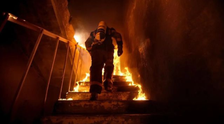 اصابة صيدالاني بحريق في خانيونس اليوم 2023